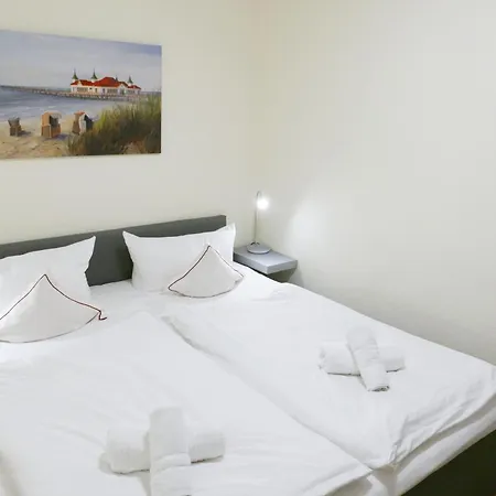 Apartment Schloss Hohenzollern 4a Und 4b *