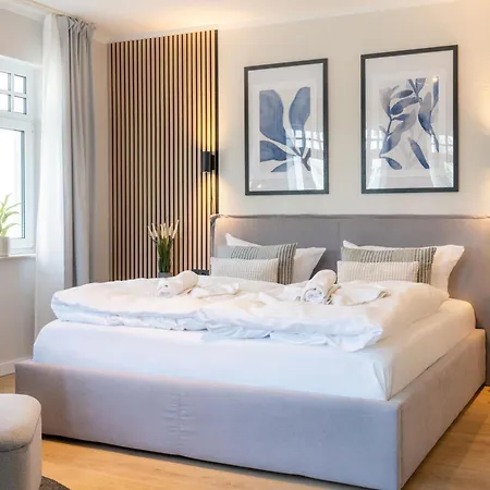 Apartment Schloss Hohenzollern 4a Und 4b *