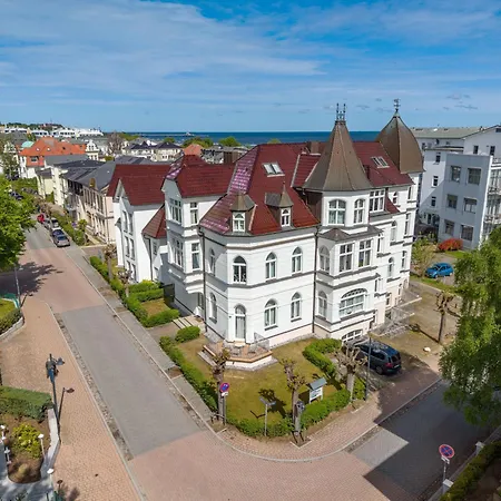 Schloss Hohenzollern 4a Und 4b Apartment Ostseebad Heringsdorf