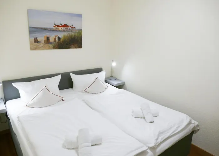 Schloss Hohenzollern 4a Und 4b * Heringsdorf